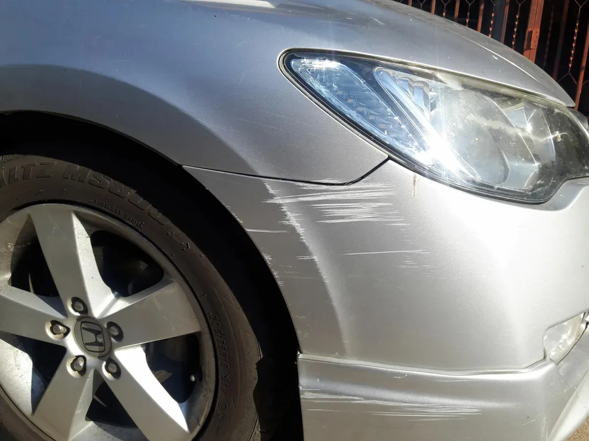 Inilah 11 Cara Menghilangkan Baret Mobil yang Efektif!